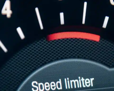 Truck Driver News - FMCSA Sets Top Speed for Speed Limiter Proposal.