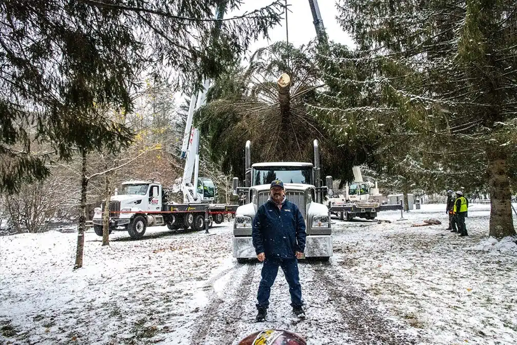 Five Million Mile Werner Driver Joins the Journey to Haul the U.S. Capitol Christmas Tree