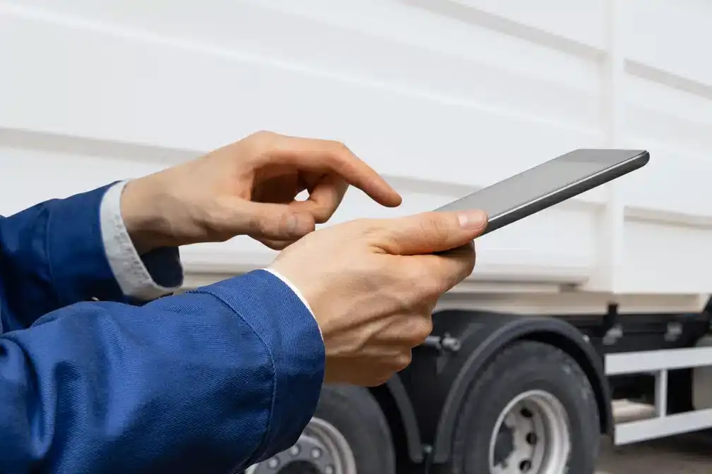 PSP Explained: The Best Tool for Professional Truckers - Truck Driver News PSP provides access to commercial drivers' safety records, including 5 years of crash data & 3 years of inspection history, promoting safer trucking practices.