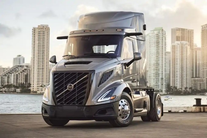 VTNA debuts a new Volvo VNR with improved fuel efficiency, advanced safety features, and future-ready technology for regional haul operations in North America.
