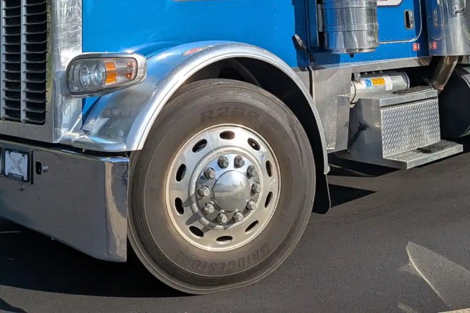 Truck Tire image: A new bill targets tire cost by removing tariffs on rubber, aiming to support fleets, lower expenses, and strengthen U.S. production facilities.