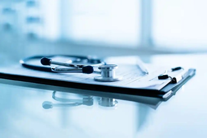 FMCSA extends waiver allowing truck drivers to use a paper medical examiner's certificate for up to 60 days during the transition to electronic NRII reporting.