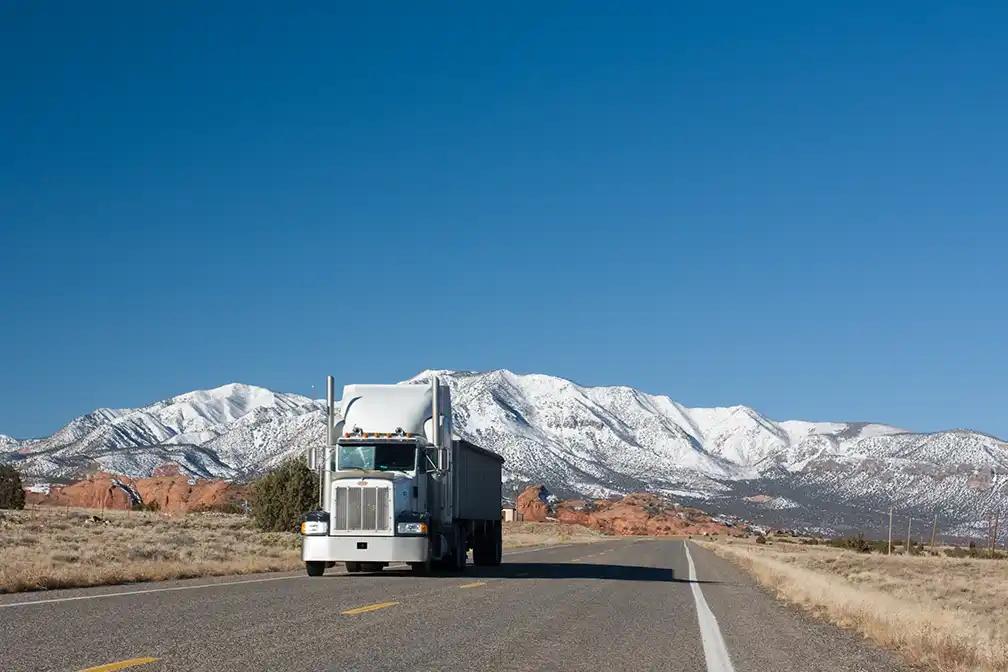 The New Mexico CDL pause halts issuance and renewal for some non-domiciled foreign drivers to meet federal safety and visa rules under a new FMCSA directive.