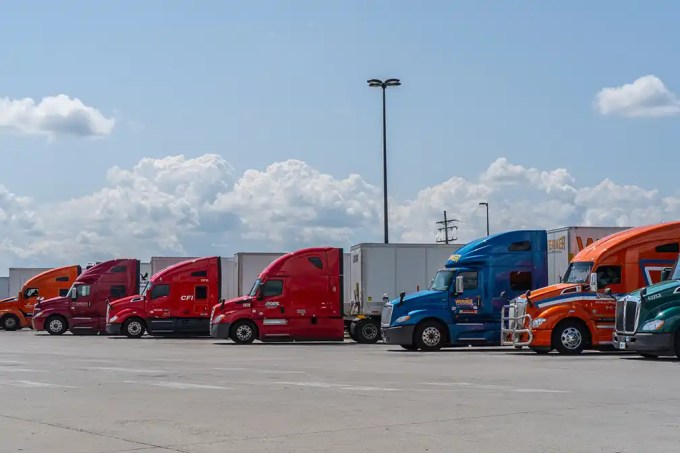 PennDOT’s new plan will expand truck parking across Pennsylvania, adding 1,200 spaces by 2026 to improve safety and relieve parking shortages.