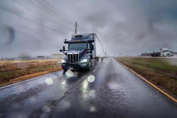 Aurora expands its driverless truck network with a 1,000-mile Texas-Arizona lane that operates beyond traditional hours-of-service limits.