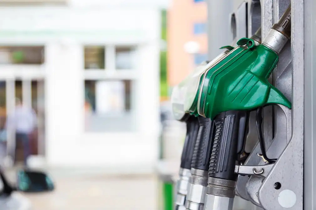 Diesel prices rose to .688 per gallon last week, while gasoline prices increased slightly as distillate inventories declined, according to the latest EIA report.