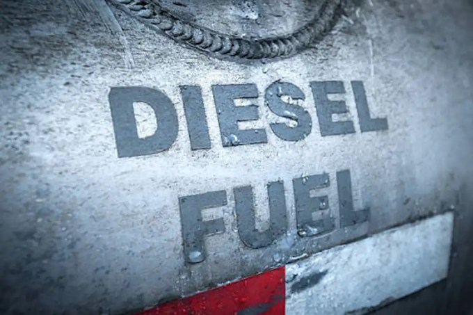 Diesel prices jumped to $4.9 per gallon nationwide, rising nearly $1 in one week as oil supply disruptions and Middle East tensions push fuel costs higher.