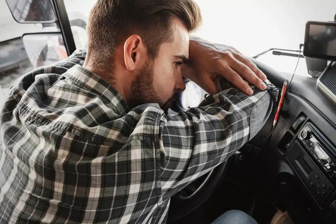 Stress is common in trucking. Learn what causes stress for truck drivers, how it affects health and safety, and the steps to manage it on the road.