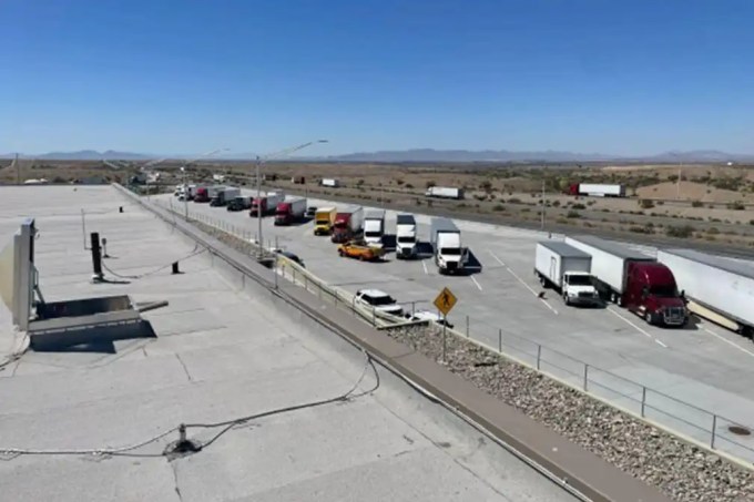 ADOT enforcement results reveal over 900 violations during a two-day commercial vehicle safety operation near the Ehrenberg Port of Entry on I-10, Arizona.