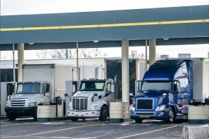 U.S. diesel prices dip slightly after recent gains, with mixed regional trends, while a pipeline restart may support fuel supply and market stability.
