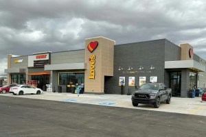 Love’s opens new locations in Montana and New Mexico, adding 216 truck parking spaces, driver amenities, and services along key U.S. freight routes.