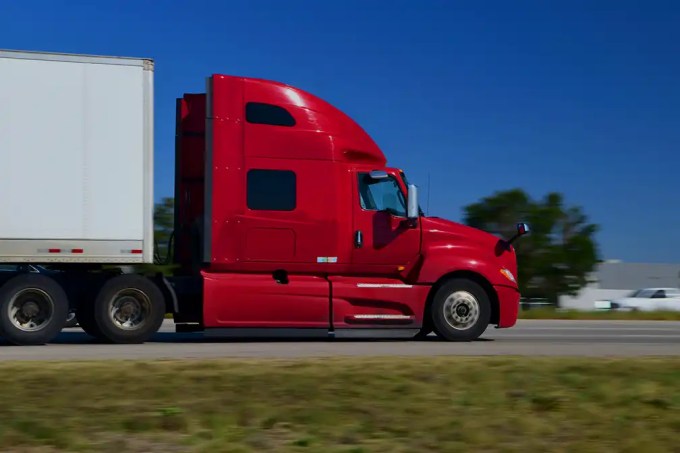 FMCSA launches a crash risk study on driver schedules, analyzing HOS data, fatigue, and violations to better understand safety trends in trucking.