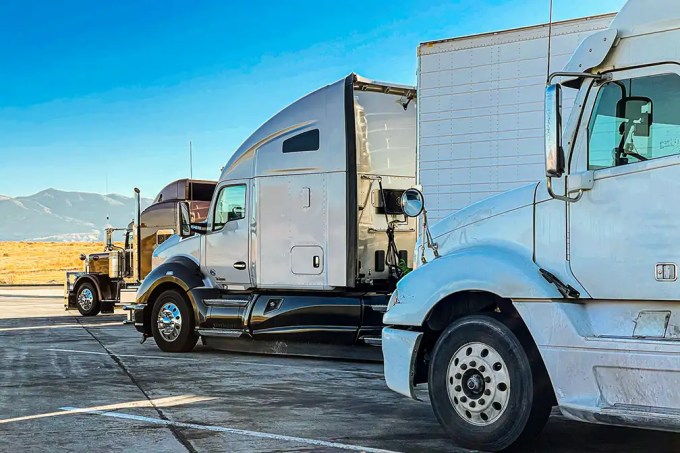 The UCR Fee proposal by FMCSA would increase registration costs by about 20% starting in 2027, affecting motor carriers, brokers, and fleets across the U.S.