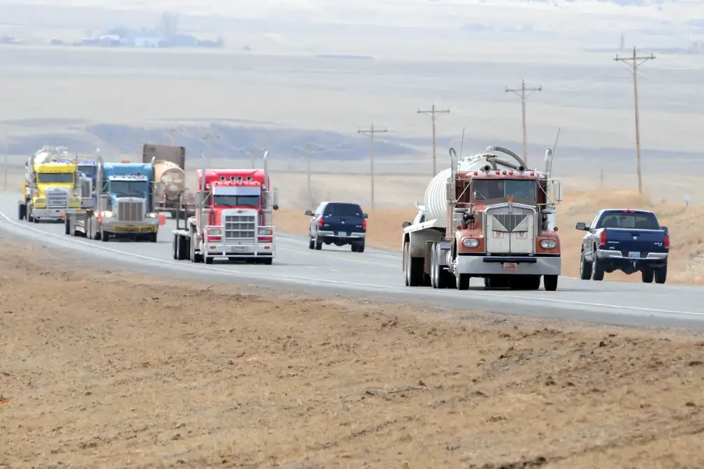 Non-Domiciled CDLs Now Approved in North Dakota by FMCSA - Truck Driver News North Dakota resumes issuance of non-domiciled CDLs after FMCSA approval, allowing new, renewed, and upgraded licenses following a pause since December 2025.