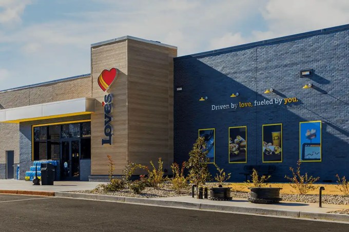 Love’s adds a new Ohio travel stop with truck parking and updates its Nebraska location with renovated showers, laundry, and food options.