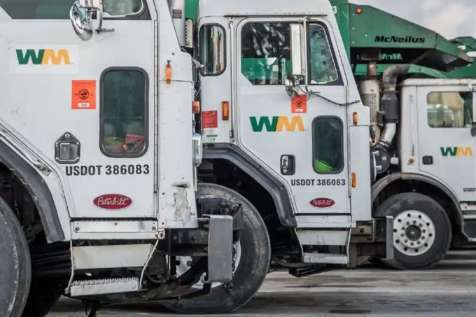 FMCSA grants limited CDL transfer relief to Waste Management Holdings, Inc. truck drivers while keeping key drug testing & Clearinghouse safety rules in place.