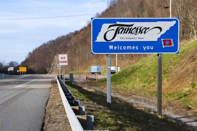 A Tennessee Highway widening project on SR 170 near Oak Ridge clears federal review, moving future road work closer for truck drivers in Anderson County.