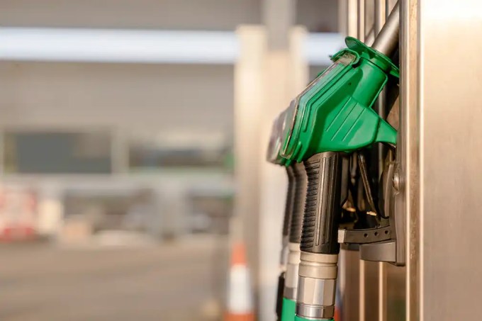 Diesel Prices jumped 21.8 cents nationwide, according to the latest EIA data, reversing two weeks of declines as global supply concerns pushed fuel costs higher