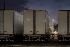 Verisk CargoNet warns that cargo theft risk may rise during July 4 freight delays as high-value loads, parked trailers, and carrier fraud schemes draw concern.