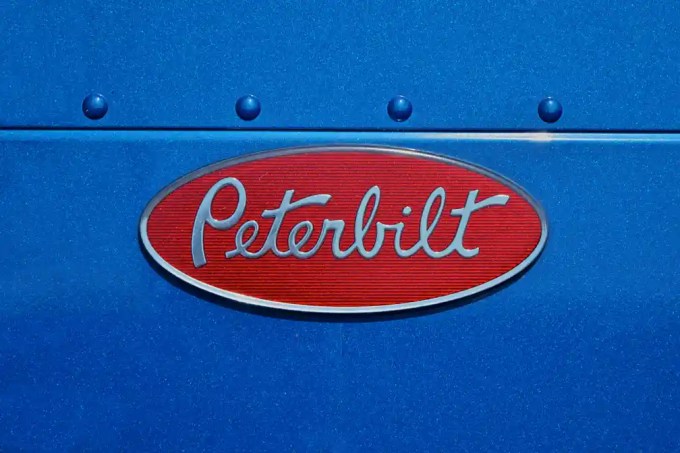 New PACCAR updates MX-11 and MX-13 engine software to give Kenworth and Peterbilt truck drivers more time before severe DEF derates.