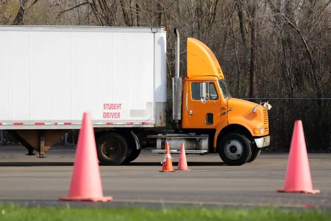 CDL Fraud enforcement expands nationwide, targeting hundreds of driving schools, third-party CDL testers and suspected licensing violations in a new audit.