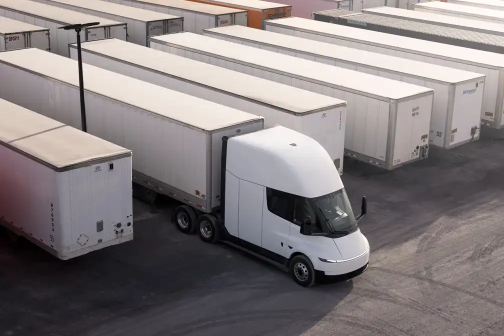 Tesla Semi Deployment Begins With New 500-Truck Plan - Truck Driver News Einride plans a 500-truck Tesla Semi deployment across five U.S. states, beginning in September 2026 and continuing in phases for two years.