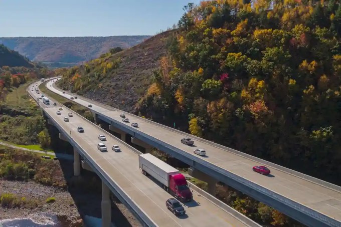 USDOT’s new trucking safety strategy focuses on enforcement, CDL oversight, truck parking, carrier compliance, and safety priorities through 2028.