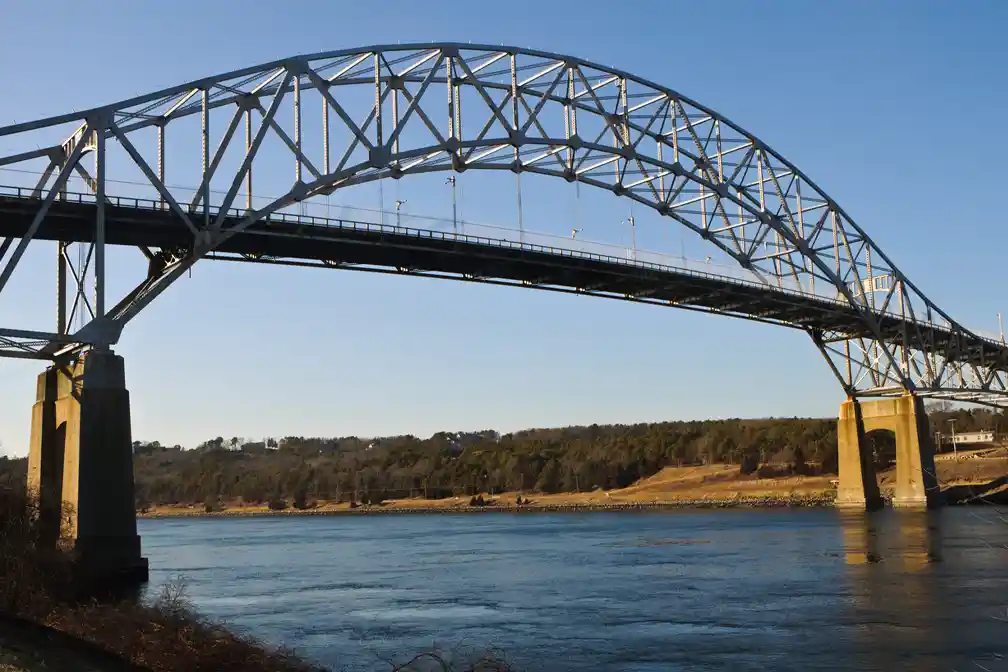 Cape Cod Bridge replacement plans clear a key federal step, moving the project closer to future construction and possible truck traffic impacts.