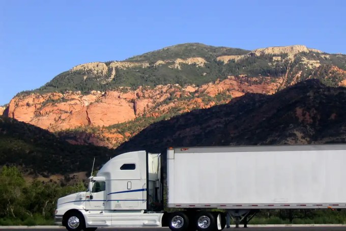 FMCSA extended the Nebraska HOS Exemption through October 11 for qualifying emergency hauls as drought and wildfires disrupt livestock feed supplies statewide.