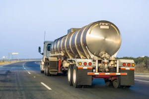 FMCSA restores 30-day HOS relief for qualifying truck drivers providing direct assistance during regional emergencies, replacing the 14-day limit.
