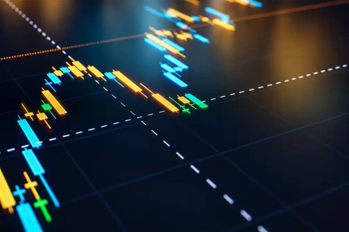 Latest spot market results show dry van rates rising while refrigerated and flatbed rates fall as total load activity declines for a second week.